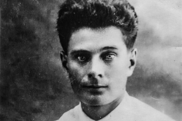 В рамках проекта «История семьи - история России» Нижегородский театр оперы и балета имени А.С. Пушкина решил поддержать флешмоб #АрхивСемьи, приуроченный к 80-летию Великой Победы.