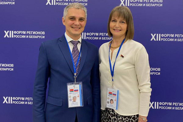 Директор Нижегородского театра оперы и балета Айрат Тухватуллин и генеральный директор Большого театра Беларуси Екатерина Дулова подписали меморандум о двухстороннем сотрудничестве между театрами